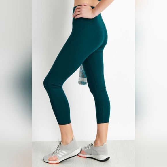 Girlfriend Collective Compressive High Rise Leggings in Globe, Size Medium - Picture 1 of 5